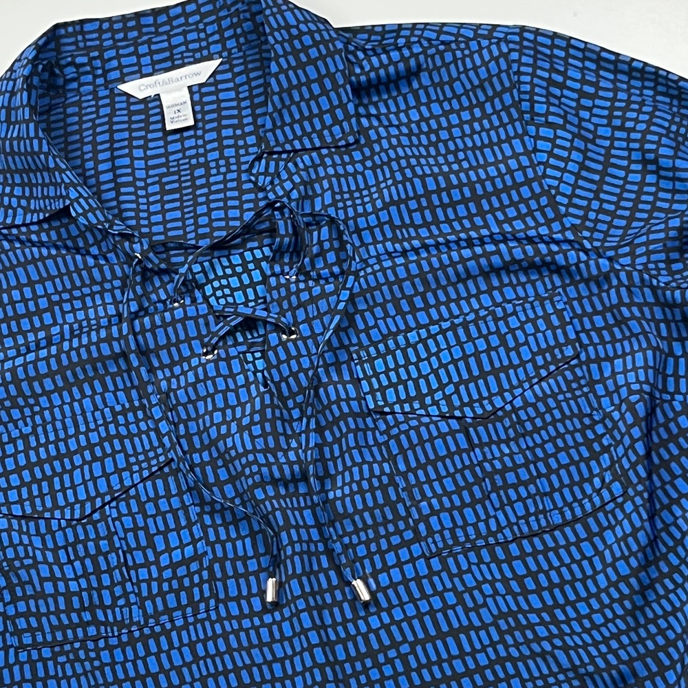 Croft & Barrow Geometric Lace Up Roll Tab Sleeve Blouse Size 1X Blue Black Shirt